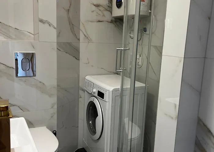 아파트 Apartment&airport- Free Wifi - Netflix - Close By Chopin Airport