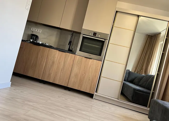 아파트 Apartment&airport- Free Wifi - Netflix - Close By Chopin Airport 바르샤바