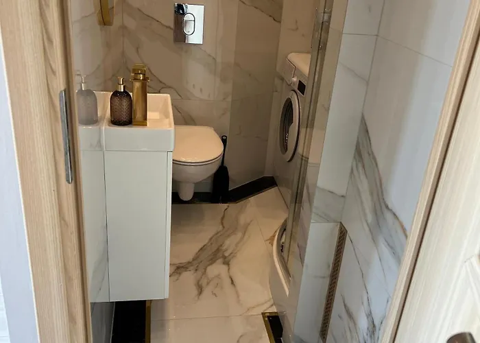 Apartment&airport- Free Wifi - Netflix - Close By Chopin Airport